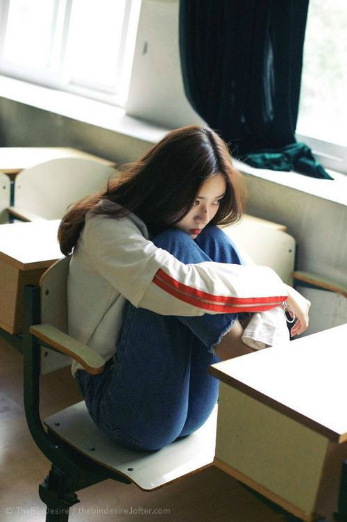 足球盛宴精彩纷呈，球迷欢呼雀跃，足球盛宴解说词