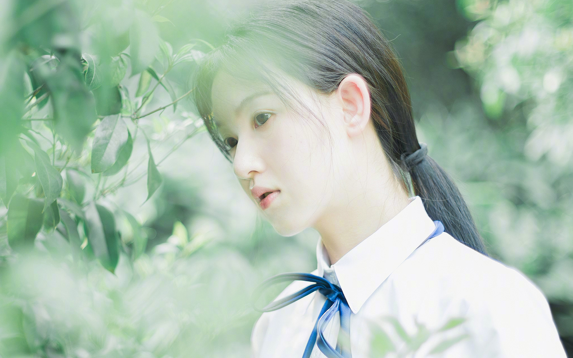 詹姆斯亲自参与战术板设计分析,詹姆斯站上技术台